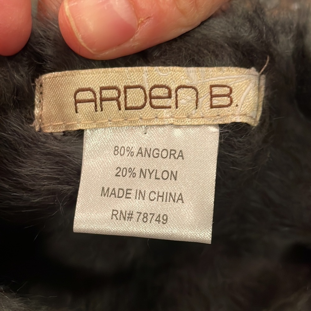 🌿Arden B faux fur animal print beany hat🌿 - Picture 5 of 5